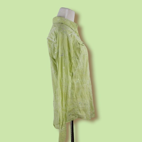 Ariat Shirt M Pearl Snap Button Paisley Sequins Details Romantic Western - Picture 2 of 8